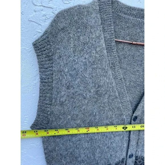 Vintage Womens Button Up Wool Vest Top Gray Sz Large - Picture 3 of 9